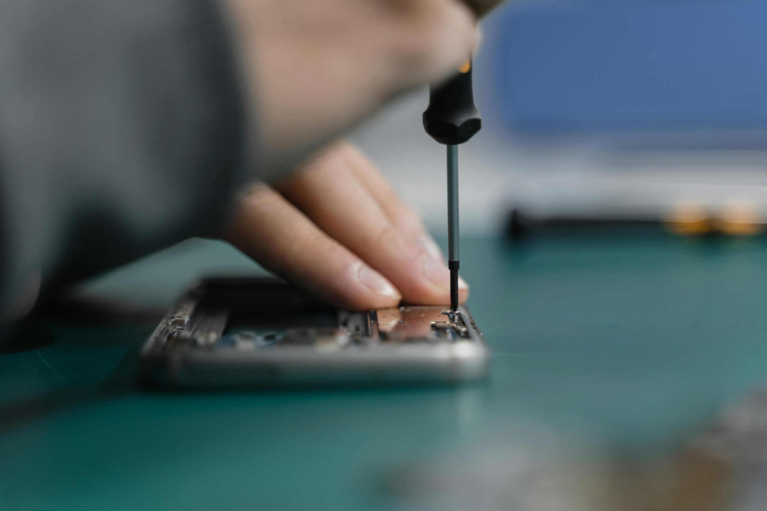 Why Enrolling in a Mobile Repairing Course in Delhi Is the Smartest Career Move in 2025