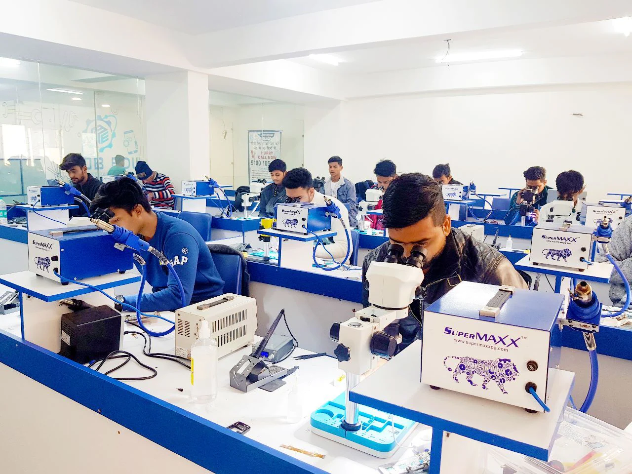 Top 10 Mobile Repairing Institutes in Delhi